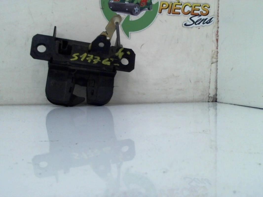 Serrure de hayon VOLKSWAGEN GOLF 4  - 1
