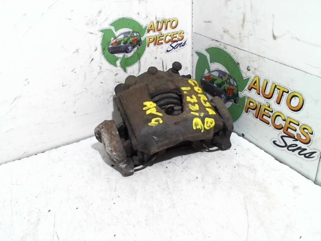 Etrier avant gauche (freinage) OPEL CORSA A  - 1