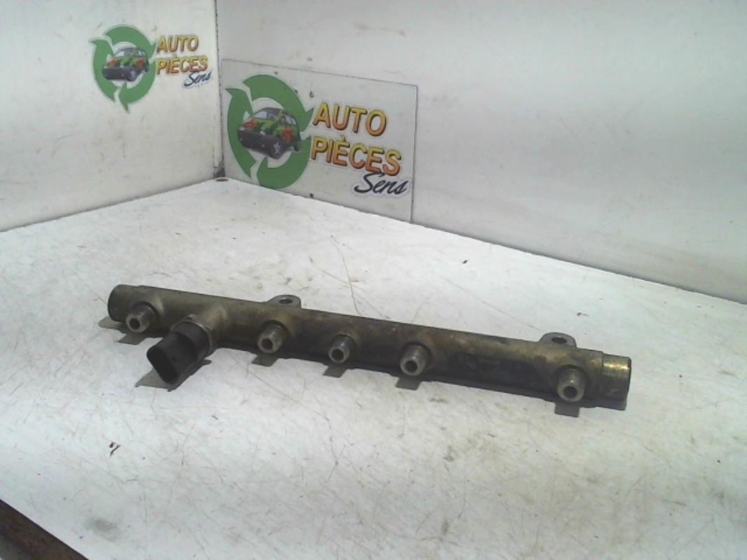 Rampe injection RENAULT MEGANE 1 PHASE 1  - 1