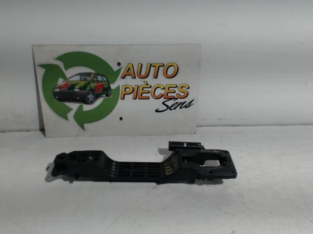 Support poignee porte avant gauche SUZUKI SWIFT 3 Diesel - 1