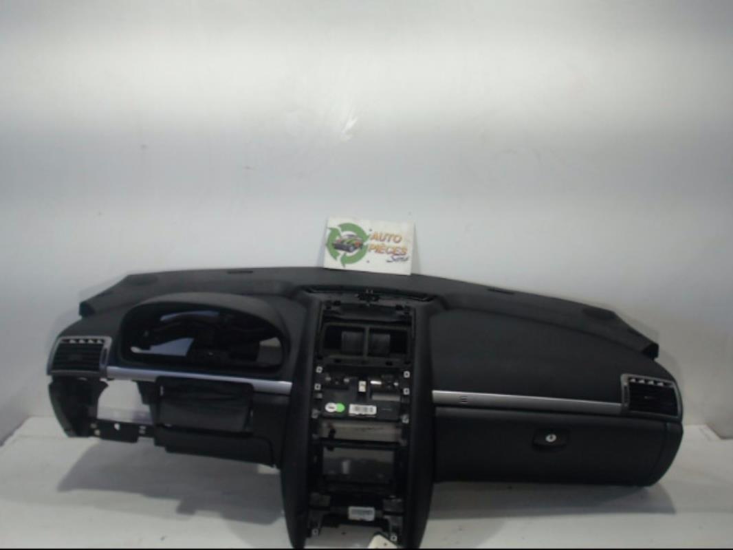 Tableau de bord PEUGEOT 407 PHASE 1 BREAK Diesel - 1