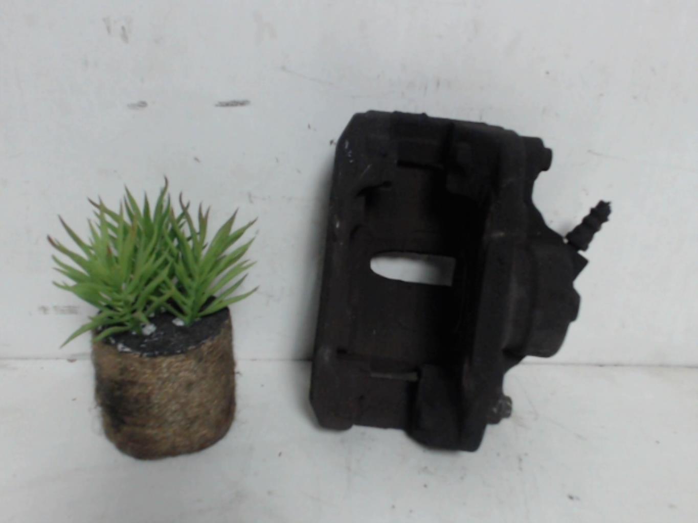 Etrier avant droit (freinage) CITROEN C3 2 PHASE 1 Essence - 1