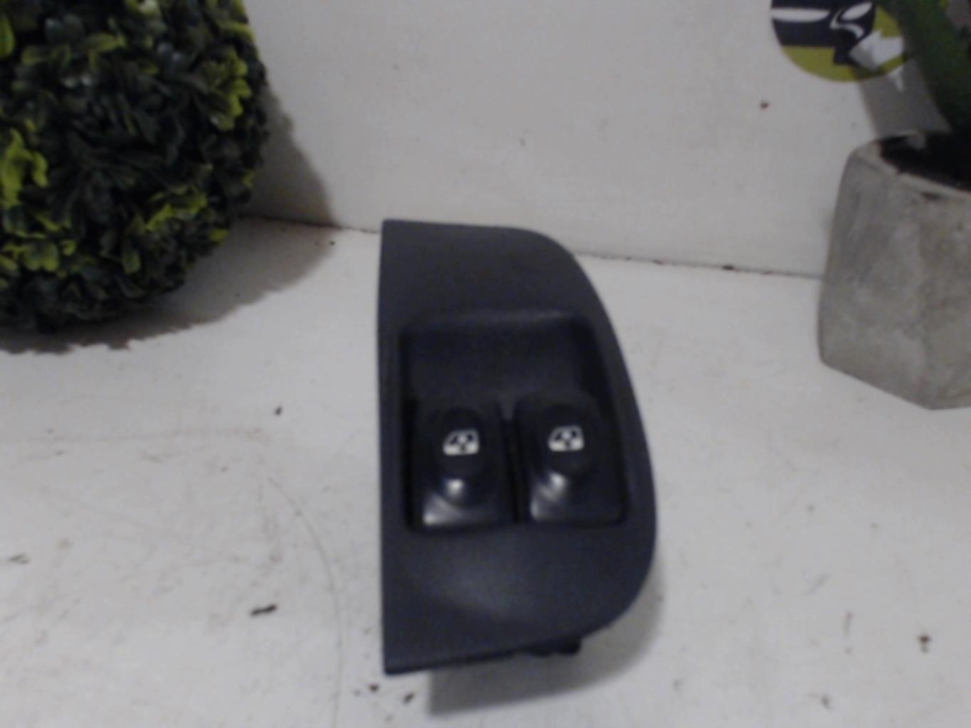 Interrupteur de leve vitre RENAULT MEGANE 1 PHASE 2 Diesel - 1