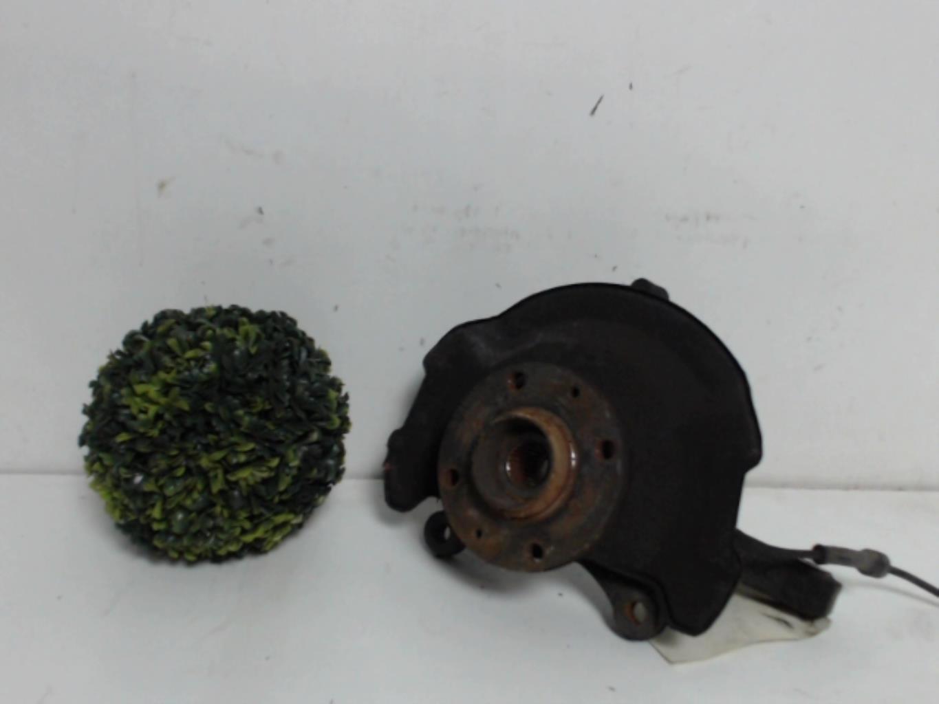 Moyeu avant droit SUZUKI SWIFT 3 Diesel - 1