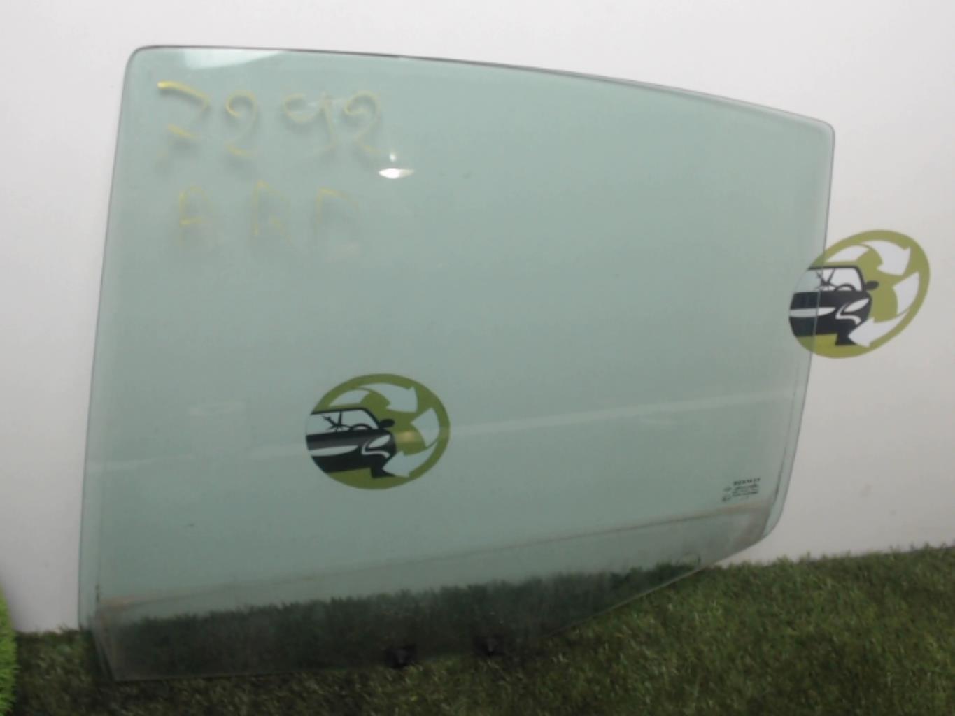 Vitre arriere droit RENAULT MEGANE 1 PHASE 2 Essence - 1