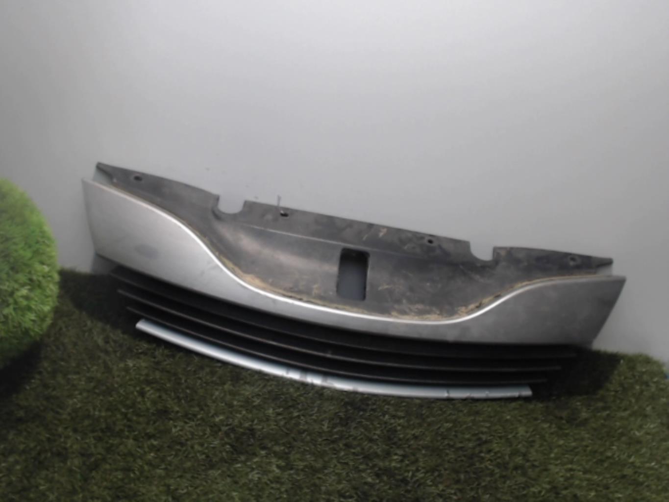 Calandre RENAULT LAGUNA 2 PHASE 1 BREAK Diesel - 1