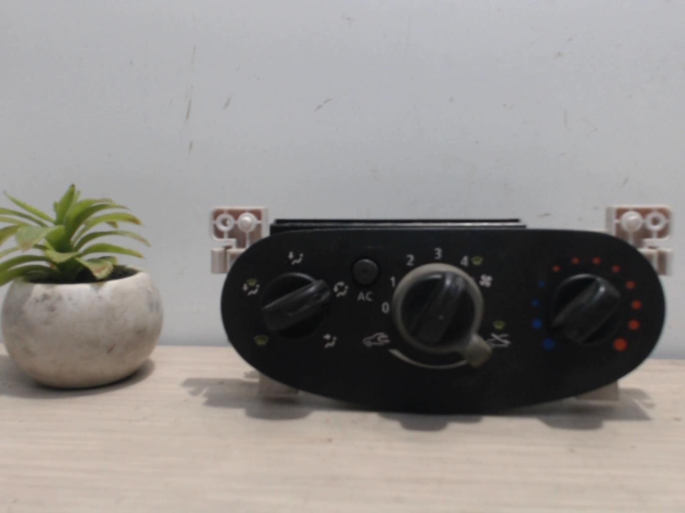 Commande chauffage DACIA DUSTER 1 PHASE 1 Diesel - 1