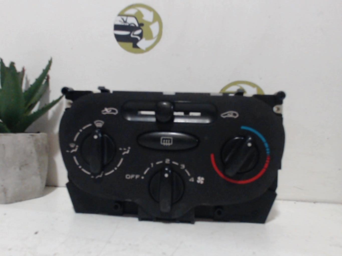 Commande chauffage PEUGEOT 206 PHASE 1 Essence - 1