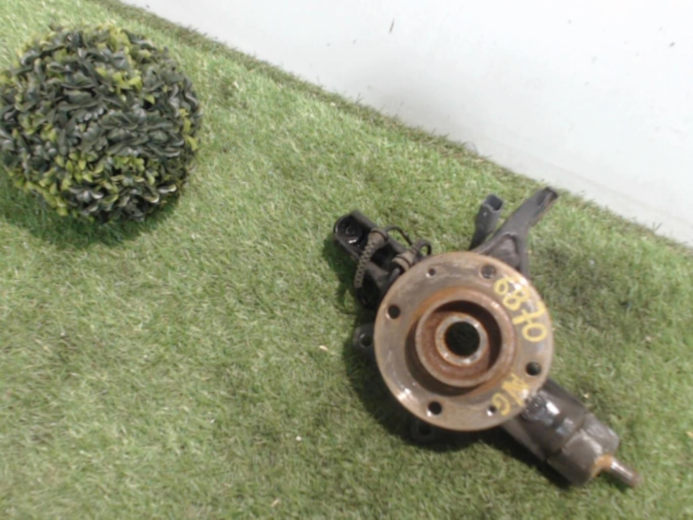 Moyeu avant gauche CITROEN C4 2 PHASE 2 Essence - 1