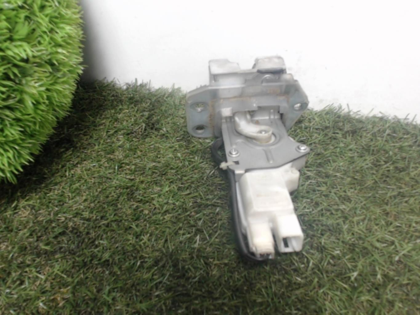 Serrure de hayon SUZUKI SWIFT 3 Diesel - 1