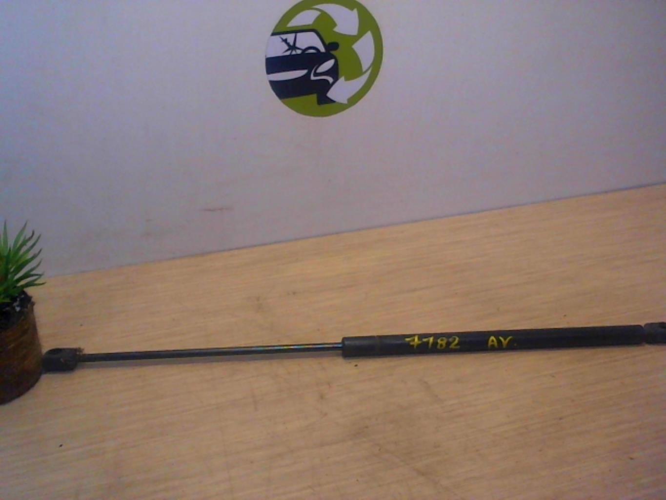 Verin de capot VOLKSWAGEN POLO 3 PHASE 2 Essence - 1