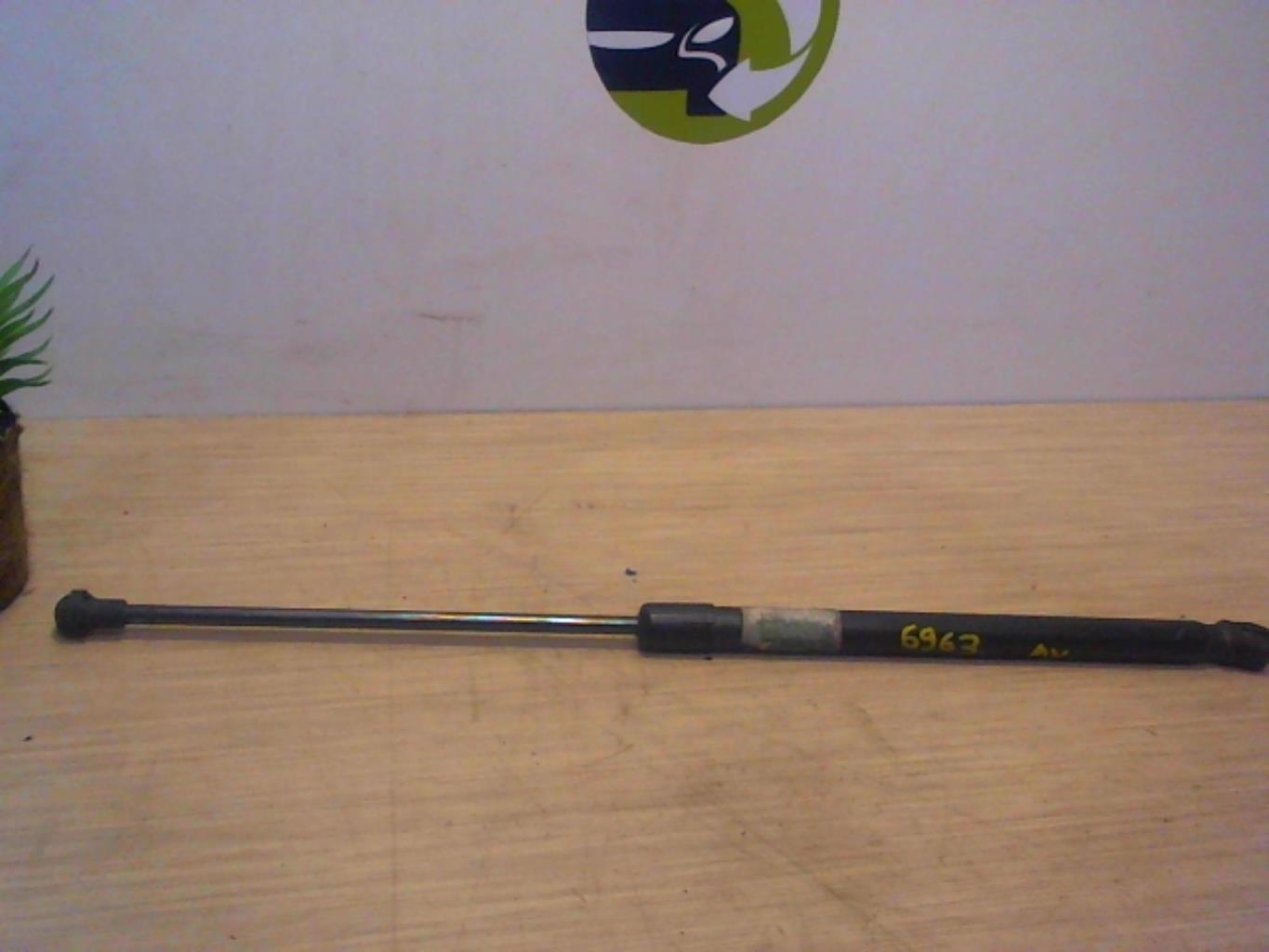Verin de capot VOLKSWAGEN POLO 4 PHASE 1 Diesel - 1