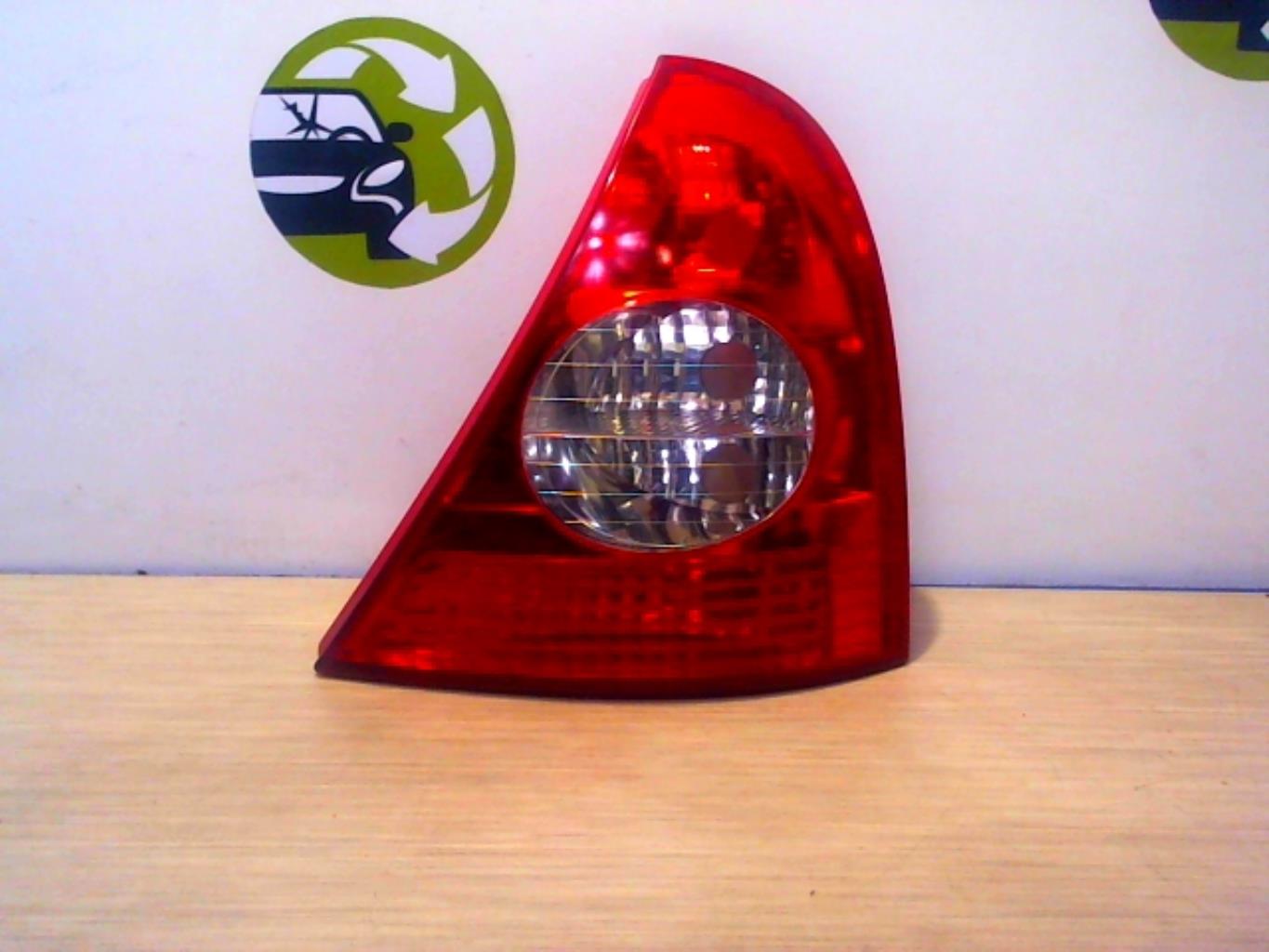 Feu arriere secondaire droit (feux) RENAULT CLIO 2 PHASE 2 Essence - 1