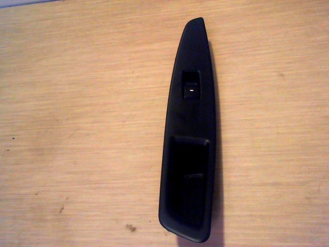 Interrupteur de leve vitre HYUNDAI I 20 2 PHASE 1 Essence - 1