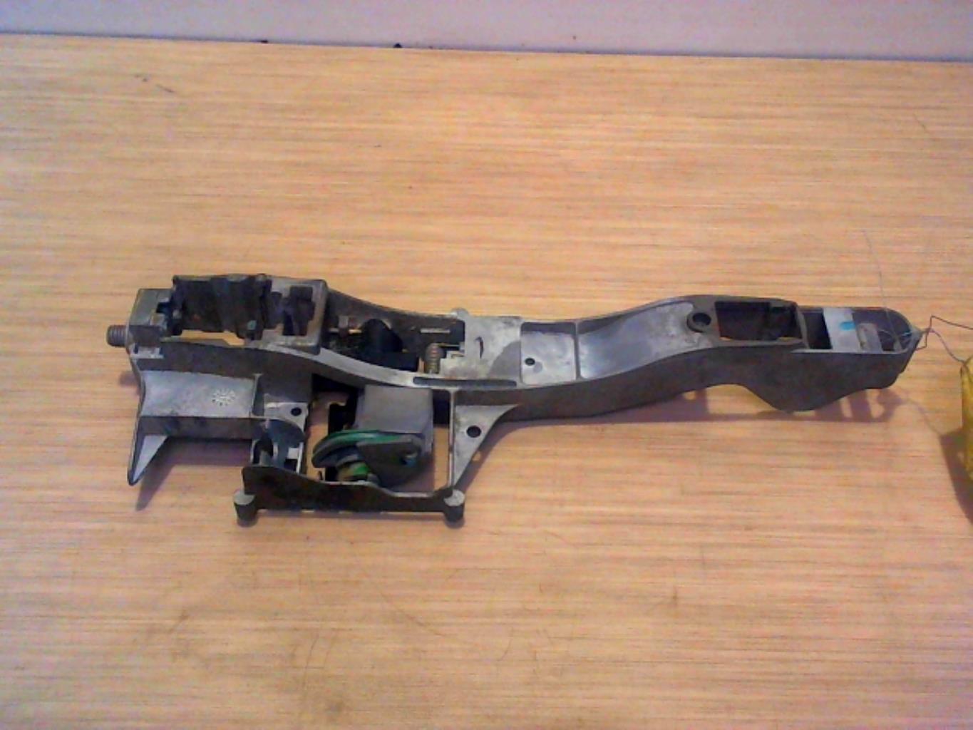 Support poignee porte avant gauche CITROEN C4 PICASSO 1 Diesel - 1