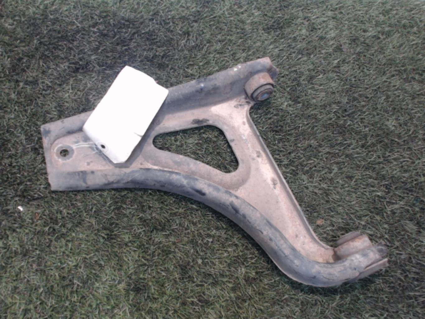 Triangle inferieur avant gauche RENAULT TWINGO 1 PHASE 2 Essence - 1