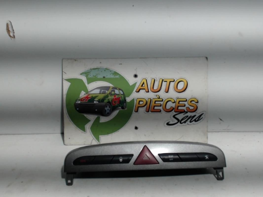 Bouton de warning PEUGEOT 308 1 PHASE 2 Diesel - 1
