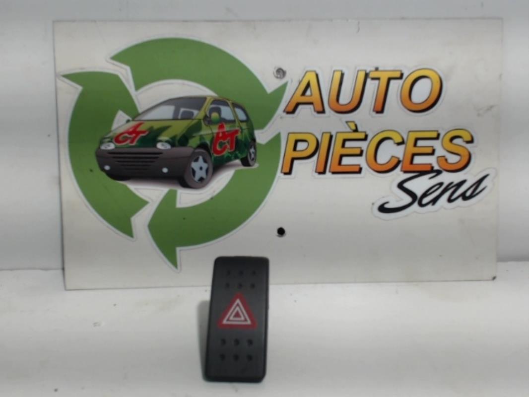 Bouton de warning SUZUKI SWIFT 3 Essence - 1