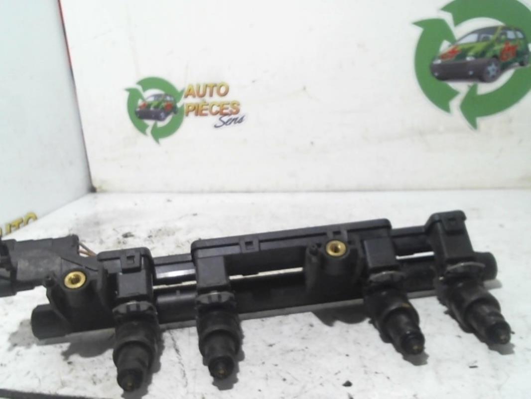Rampe injection RENAULT TWINGO 1 PHASE 3 Essence - 1