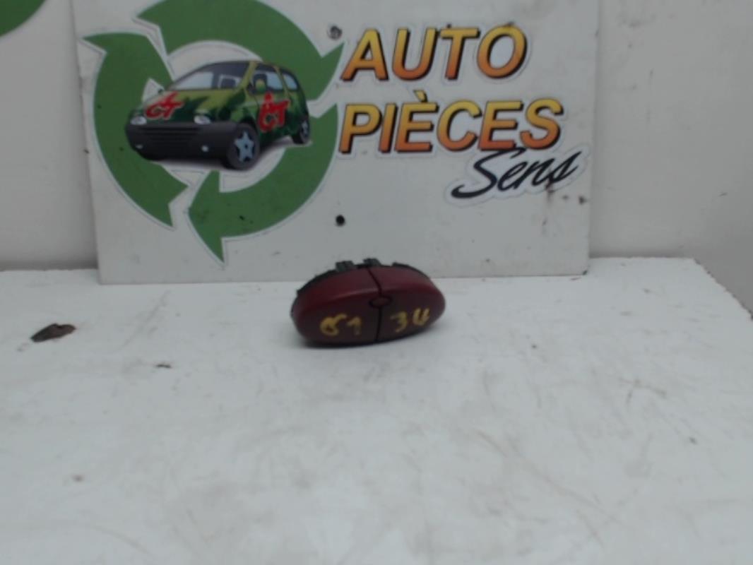 Bouton de warning PEUGEOT 206 PHASE 2 Essence - 1
