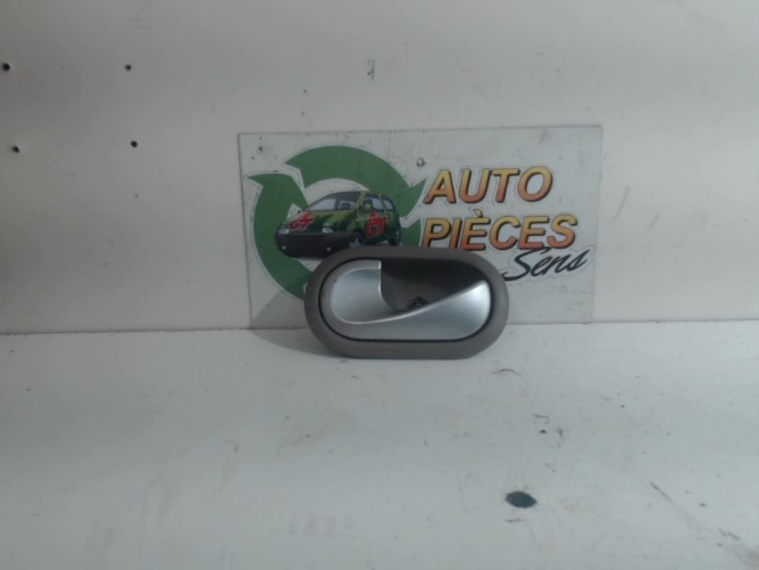 Poignee interieur arriere gauche RENAULT CLIO 3 PHASE 1  - 1