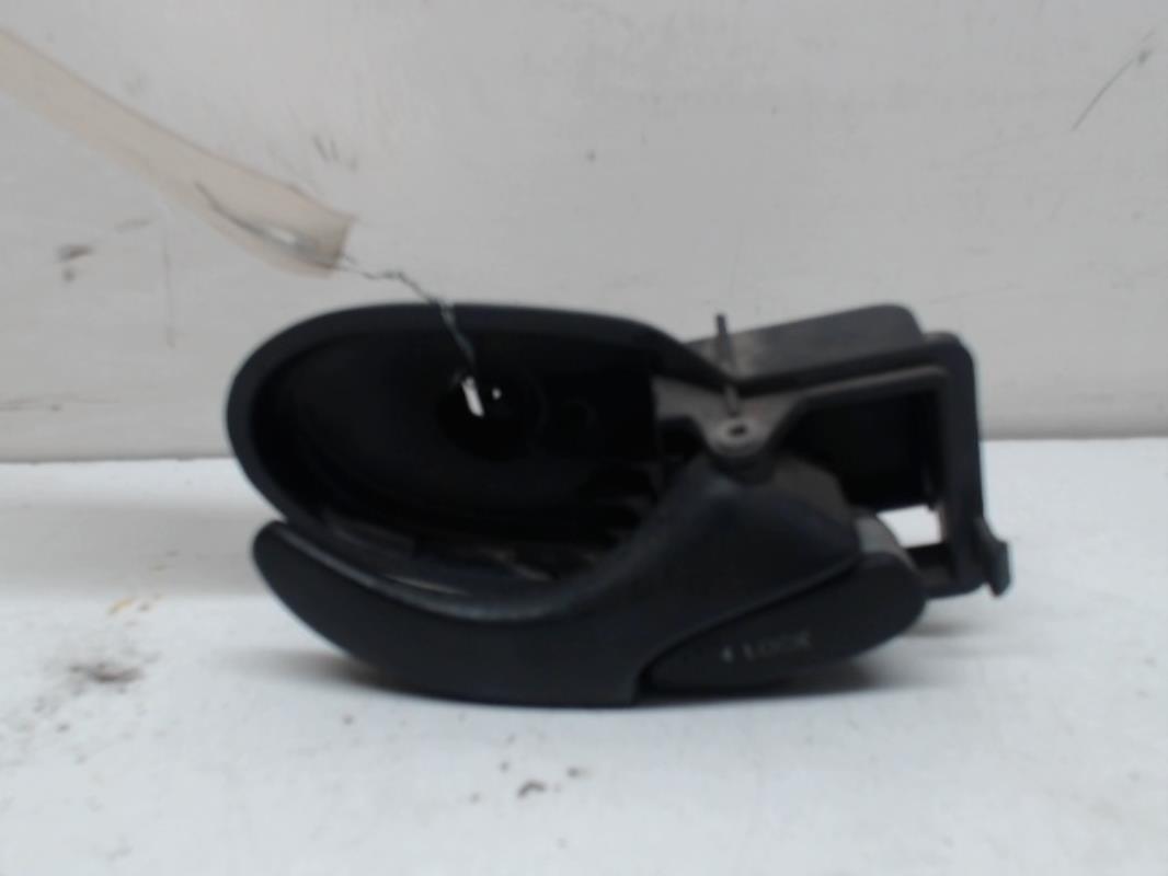 Poignee interieur avant droit FORD FOCUS 1 BREAK Diesel - 1