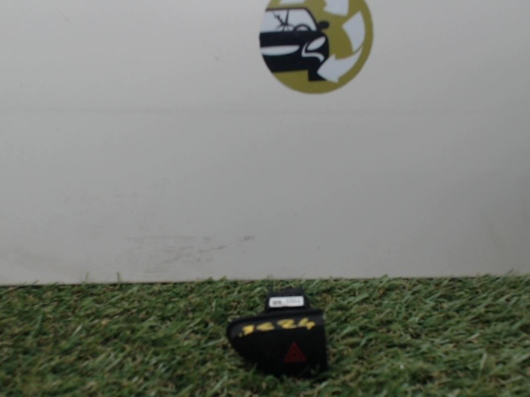 Bouton de warning RENAULT CLIO 4 PHASE 1 Essence - 1
