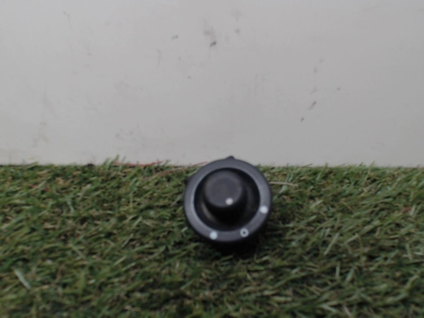 Commande retroviseurs RENAULT CLIO 2 PHASE 2 Diesel - 1