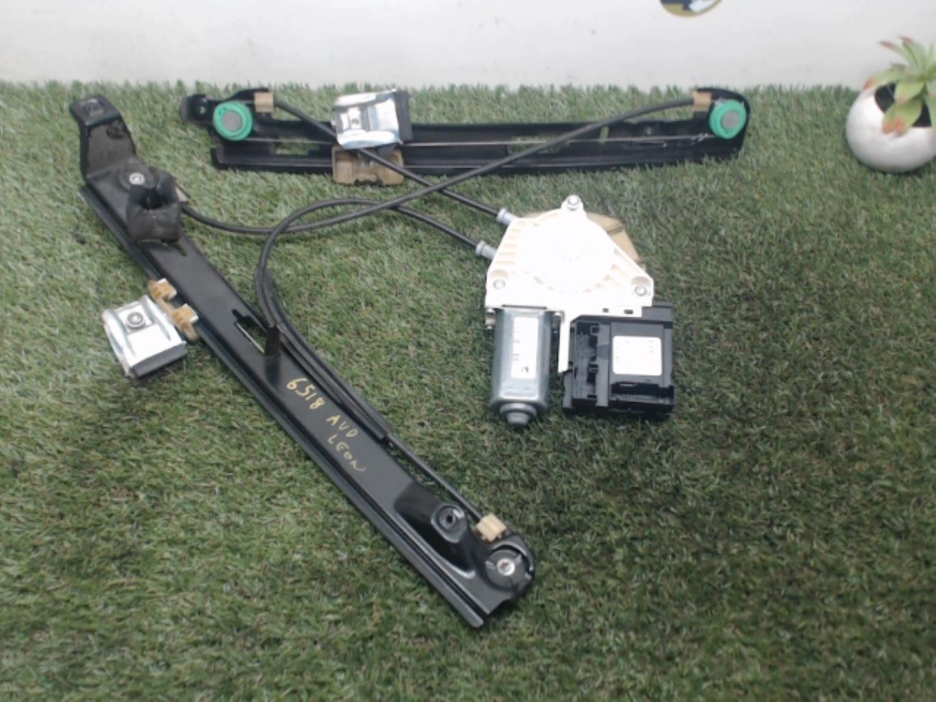 Leve vitre electrique avant droit SEAT LEON 2 PHASE 1 Diesel - 1