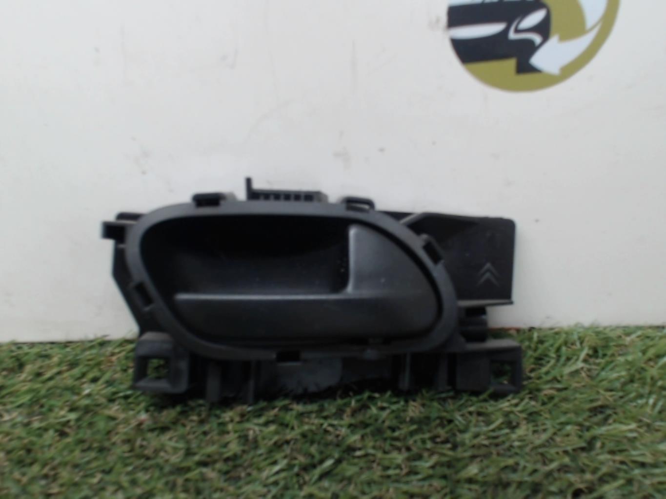 Poignee interieur avant droit CITROEN BERLINGO 2 PHASE 1 Diesel - 1