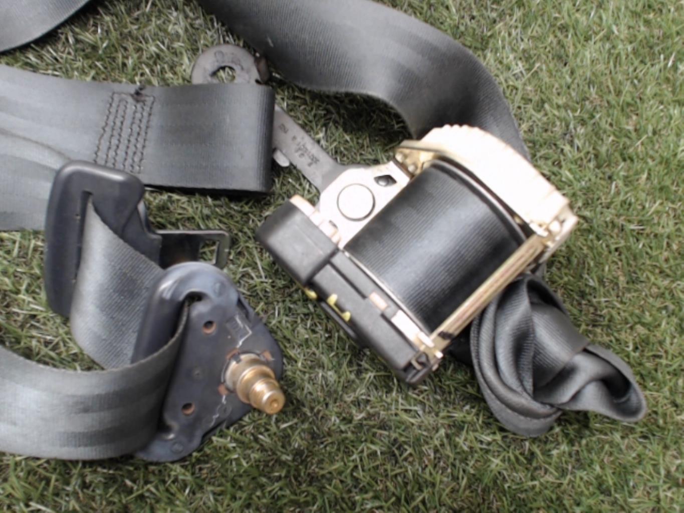Ceinture avant droit RENAULT CLIO 2 PHASE 2 Essence - 1