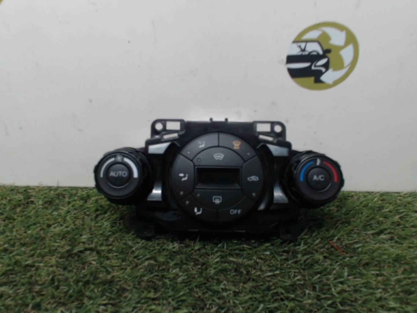 Commande chauffage FORD FIESTA 6 PHASE 1 Essence - 1