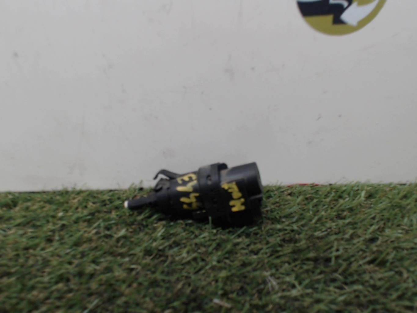 Contacteur feu stop FORD FOCUS 2 PHASE 2 BREAK Diesel - 1