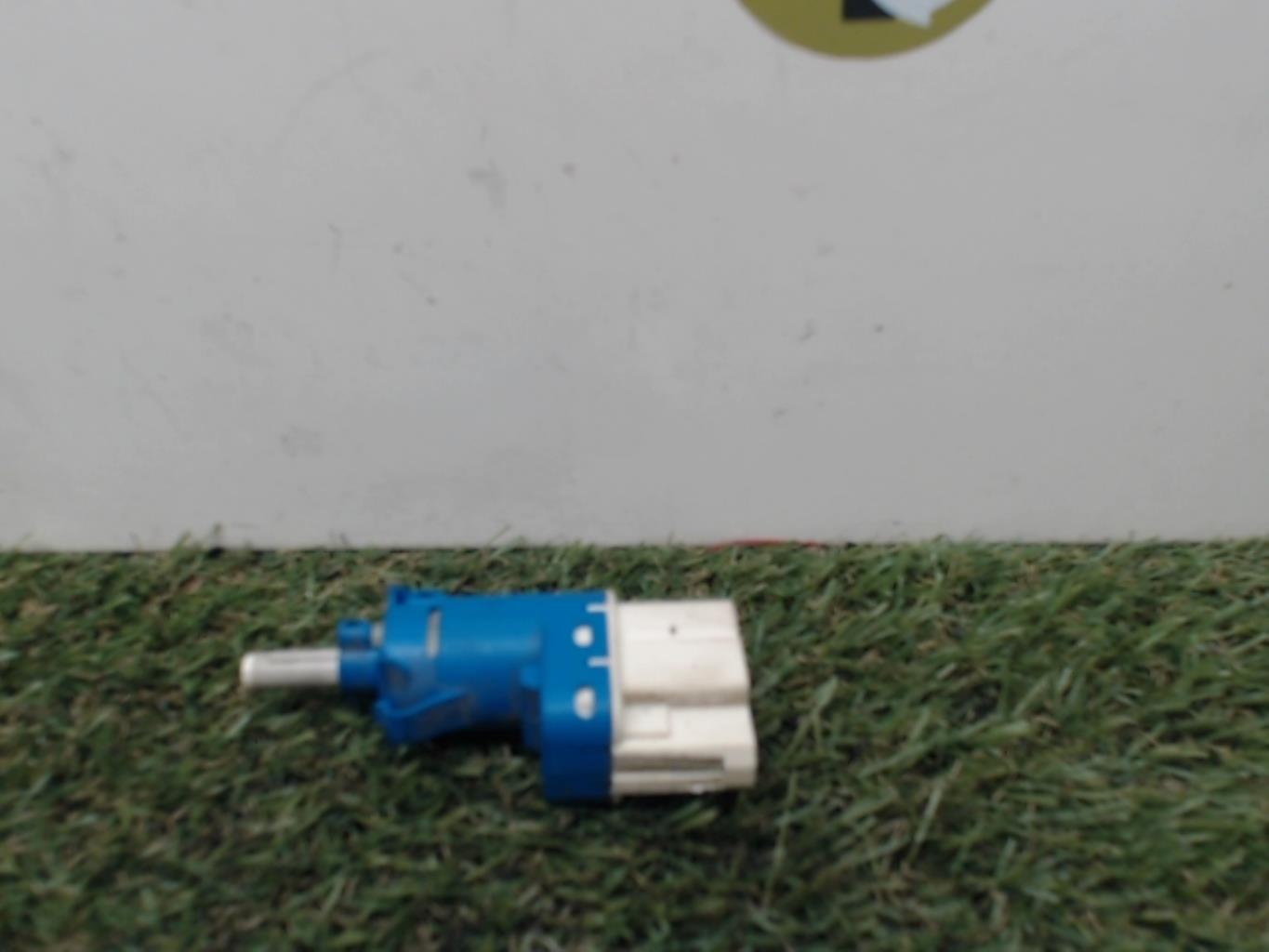 Contacteur feu stop FORD FOCUS 2 PHASE 2 BREAK Diesel - 1