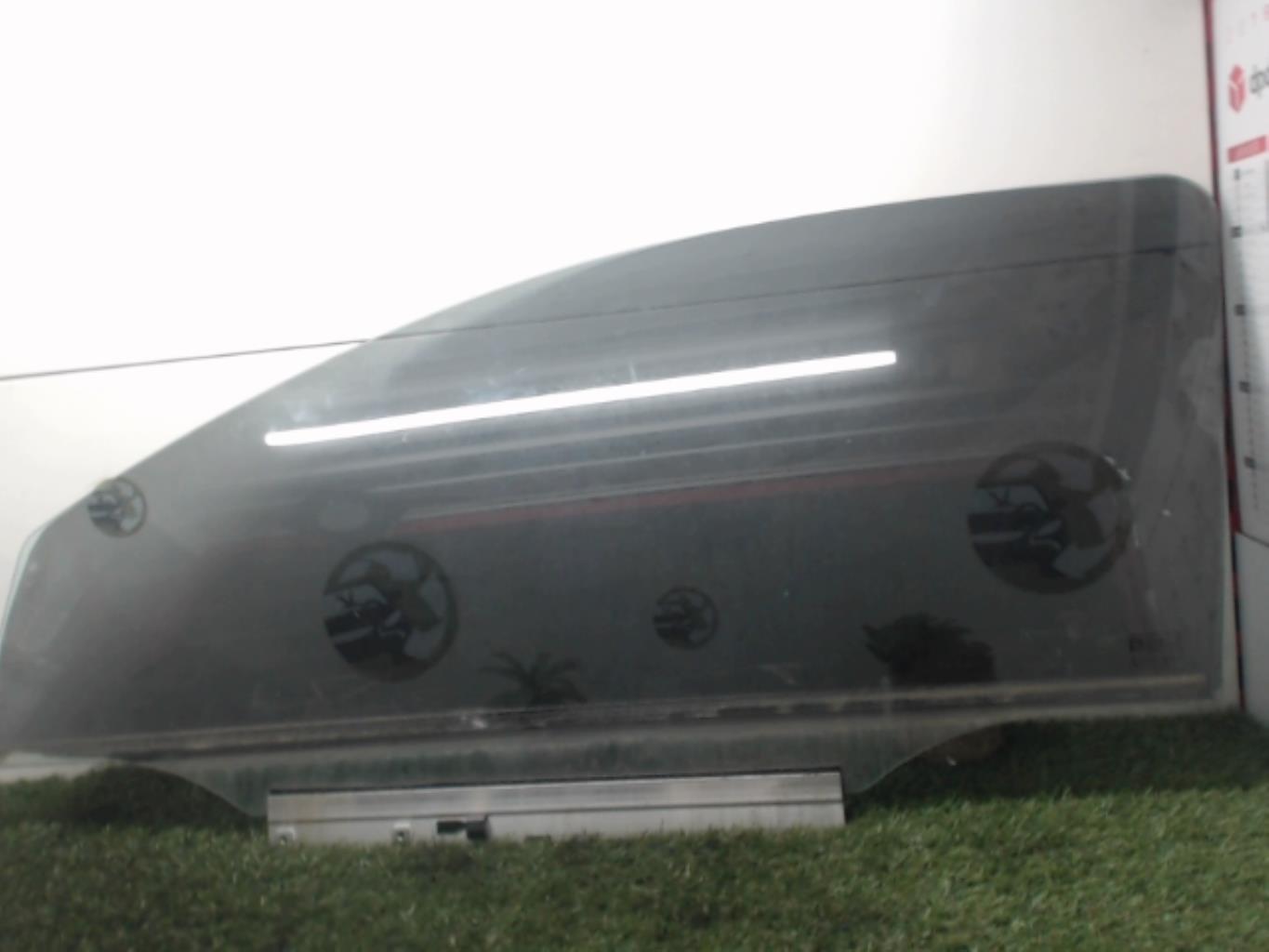 Vitre avant gauche OPEL CORSA C PHASE 2 Essence - 1