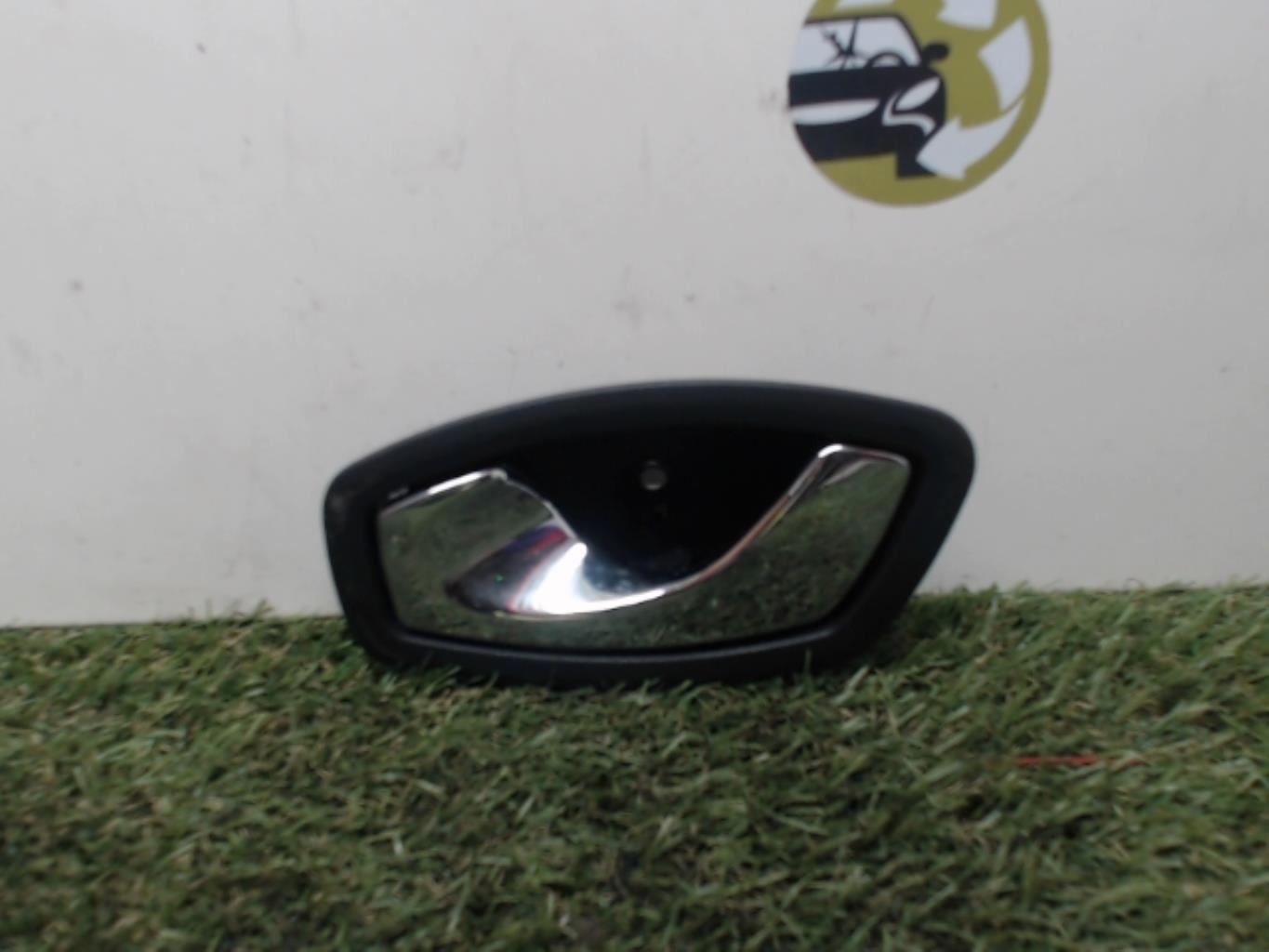Poignee interieur avant gauche RENAULT CLIO 4 PHASE 1 Diesel - 1