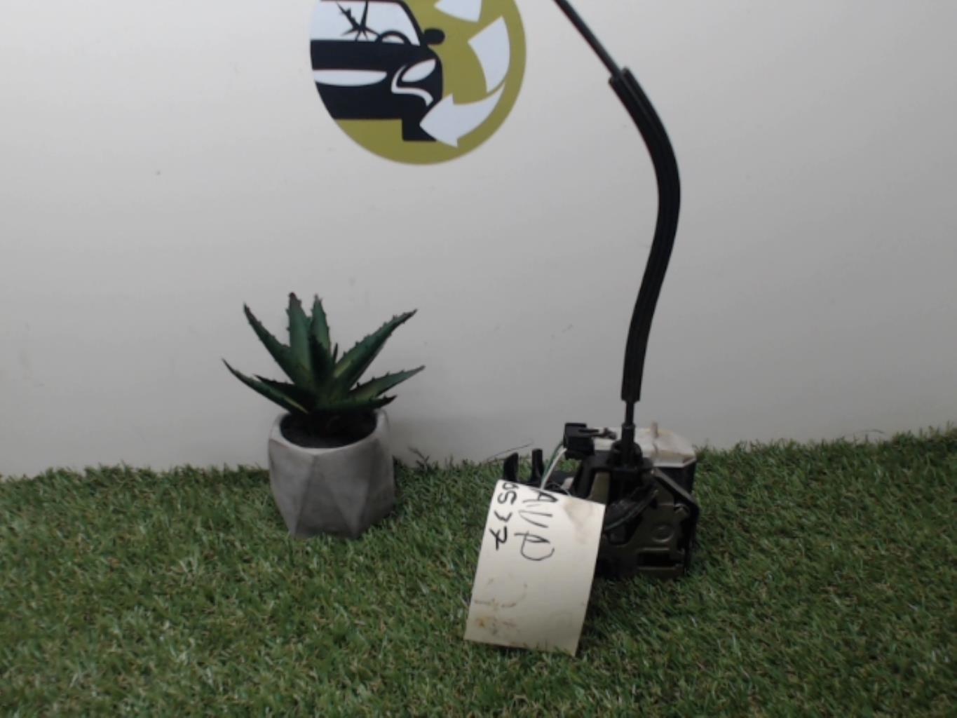 Serrure avant droit RENAULT CLIO 2 PHASE 2 Diesel - 1