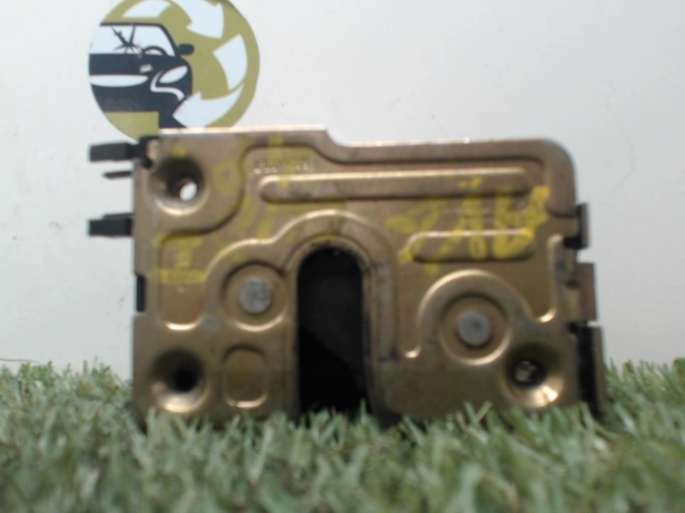 Serrure de hayon RENAULT CLIO 2 PHASE 1 Diesel - 1