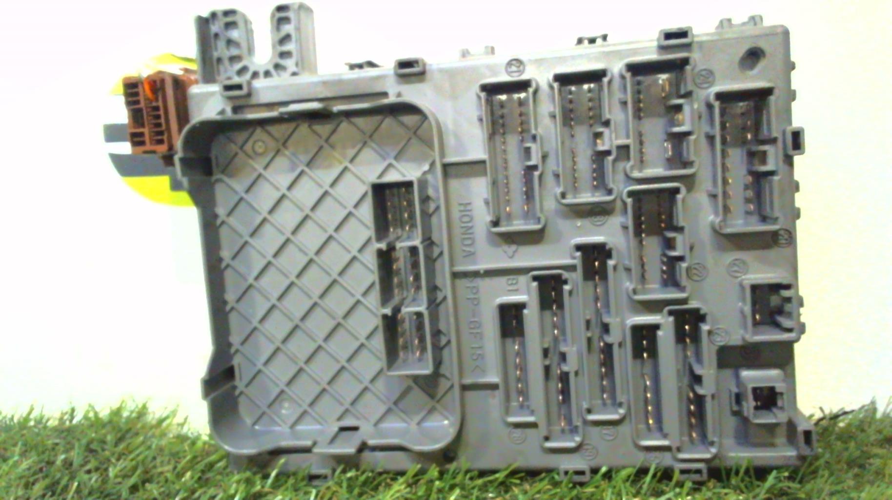 Boitier servitude moteur (BSM) HONDA FR-V  - 1