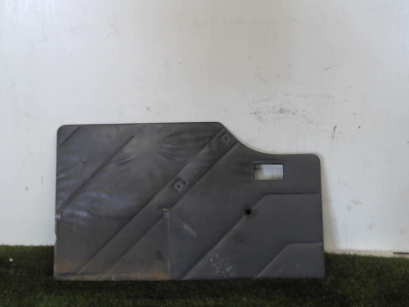 Panneau de porte avant gauche RENAULT B70 Diesel - 1