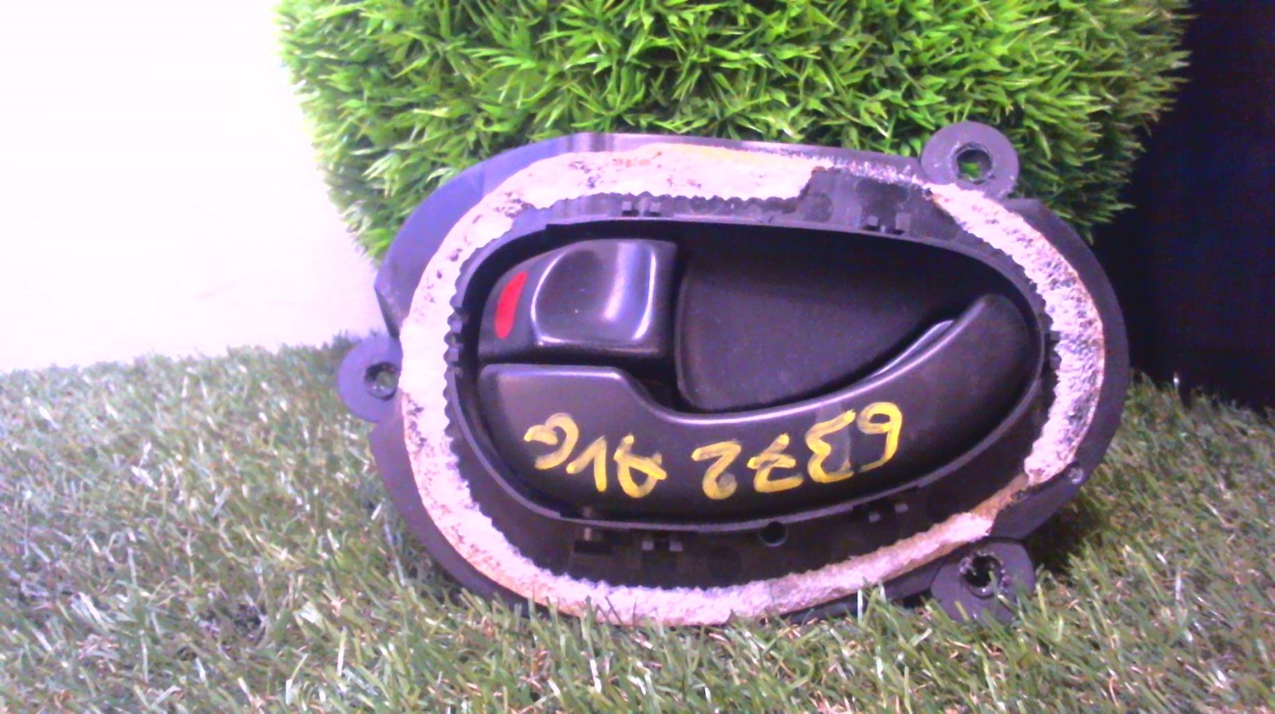 Poignee interieur avant gauche PEUGEOT 406 PHASE 2 Essence - 1