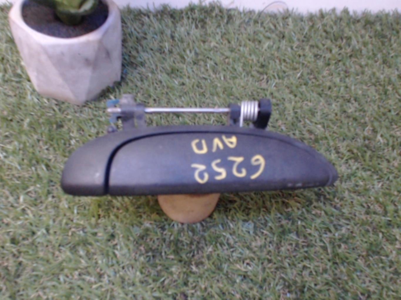 Poignee porte avant droit RENAULT CLIO 2 PHASE 2 Diesel - 1