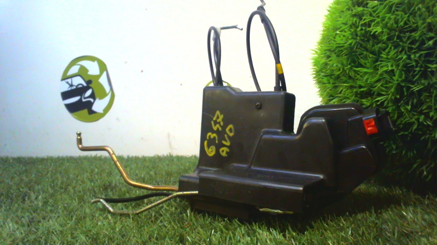 Serrure avant droit HYUNDAI TRAJET Diesel - 1