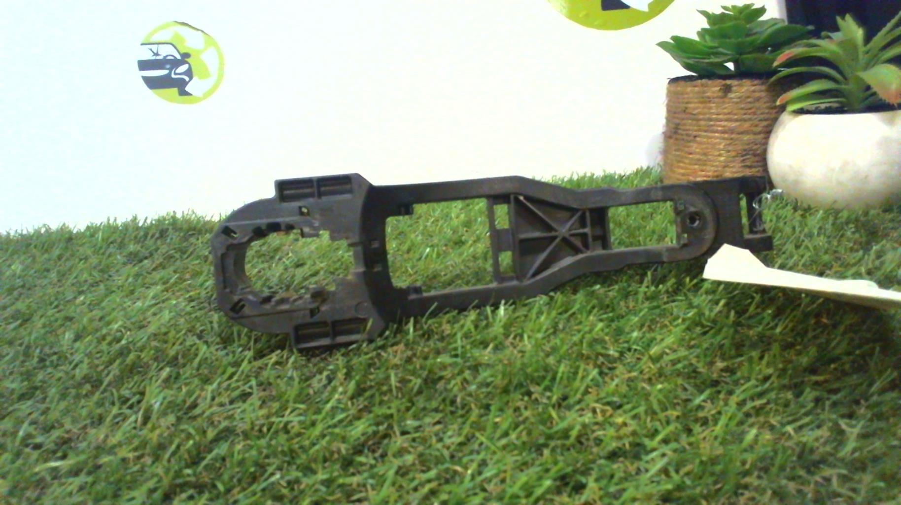 Support poignee porte avant droite SEAT IBIZA 3 PHASE 1 Diesel - 1