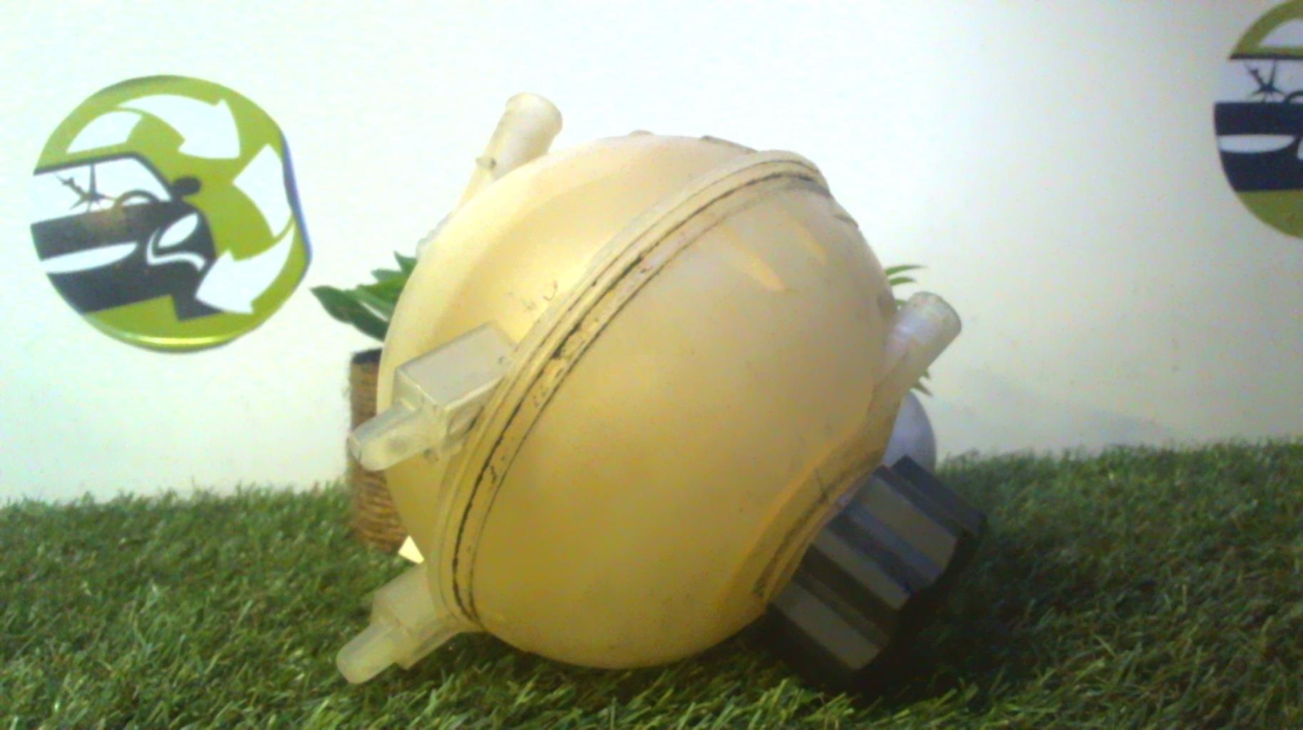 Vase d'expansion PEUGEOT 307 PHASE 1 CABRIOLET Essence - 1