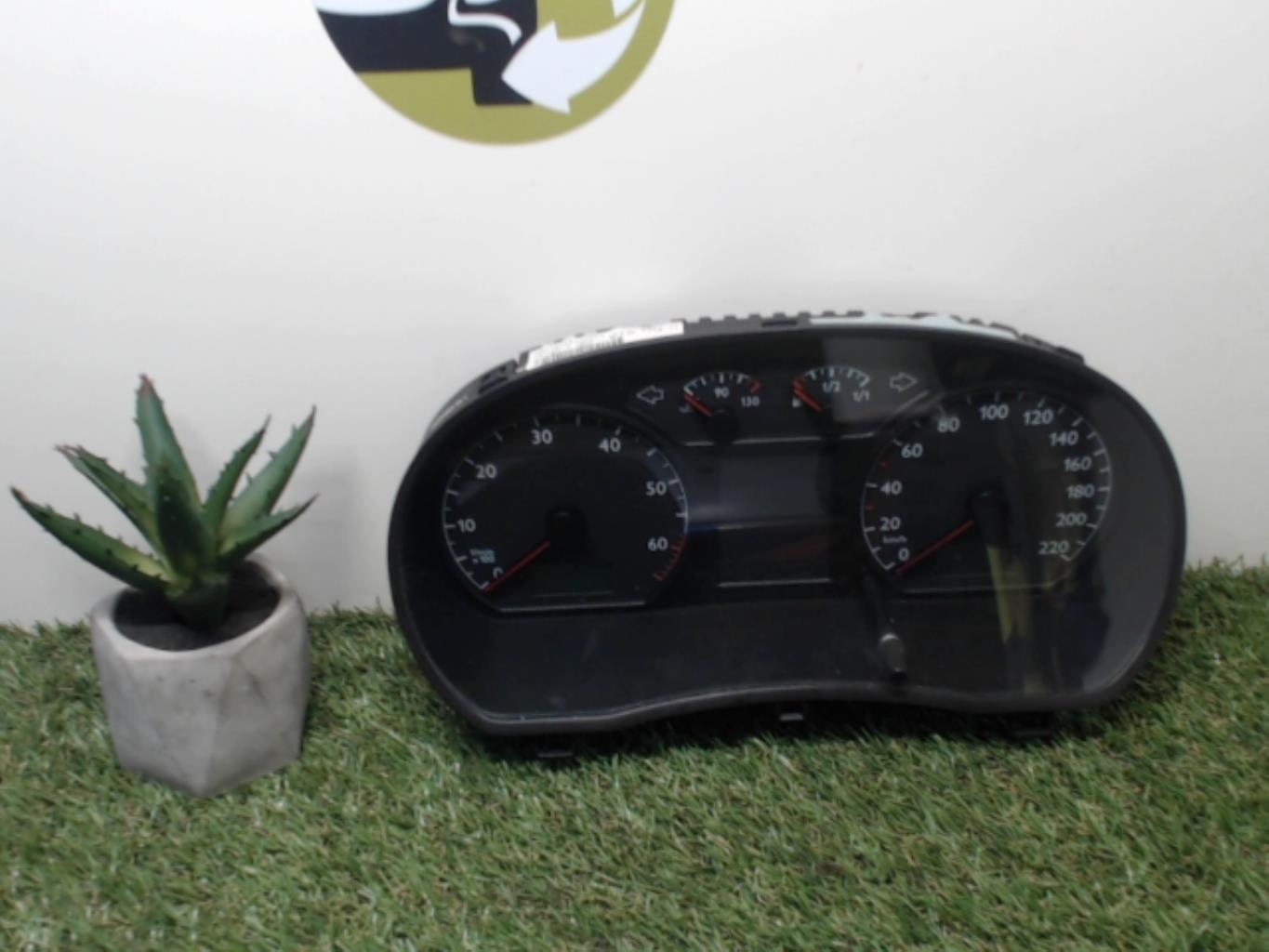 Compteur VOLKSWAGEN POLO 4 PHASE 1 Essence - 1