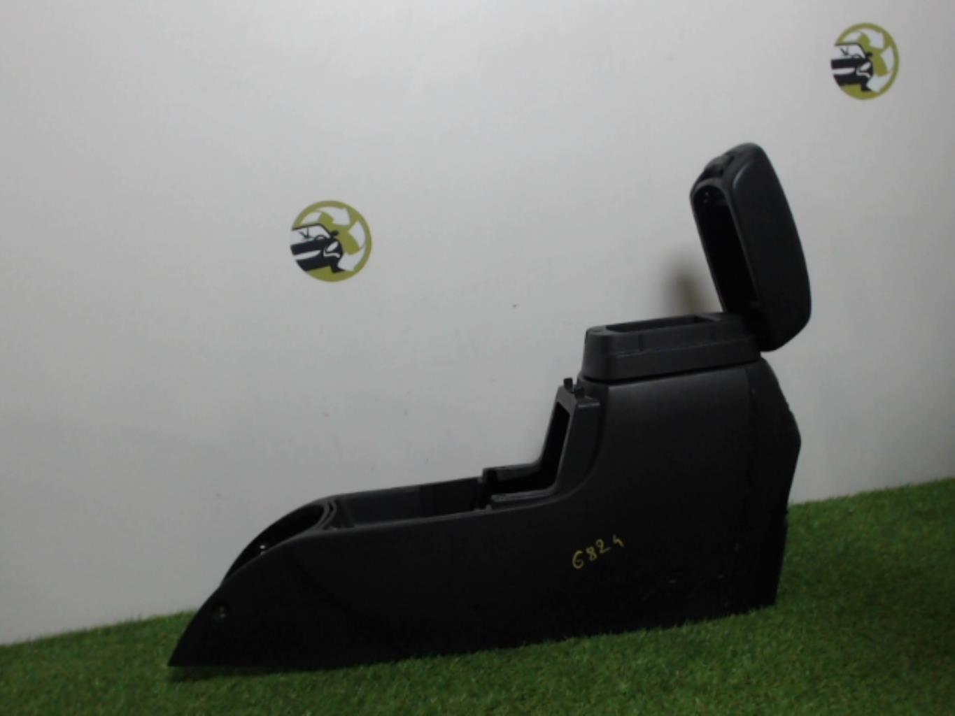 Console central (interieur plastique) KIA CARENS 3 Diesel - 1