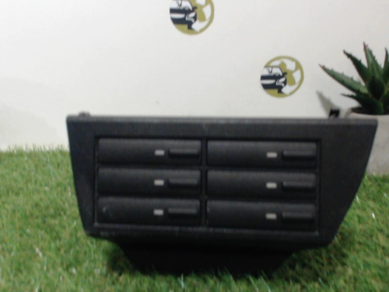 Console central (interieur plastique) SEAT IBIZA 2 PHASE 2 Essence - 1