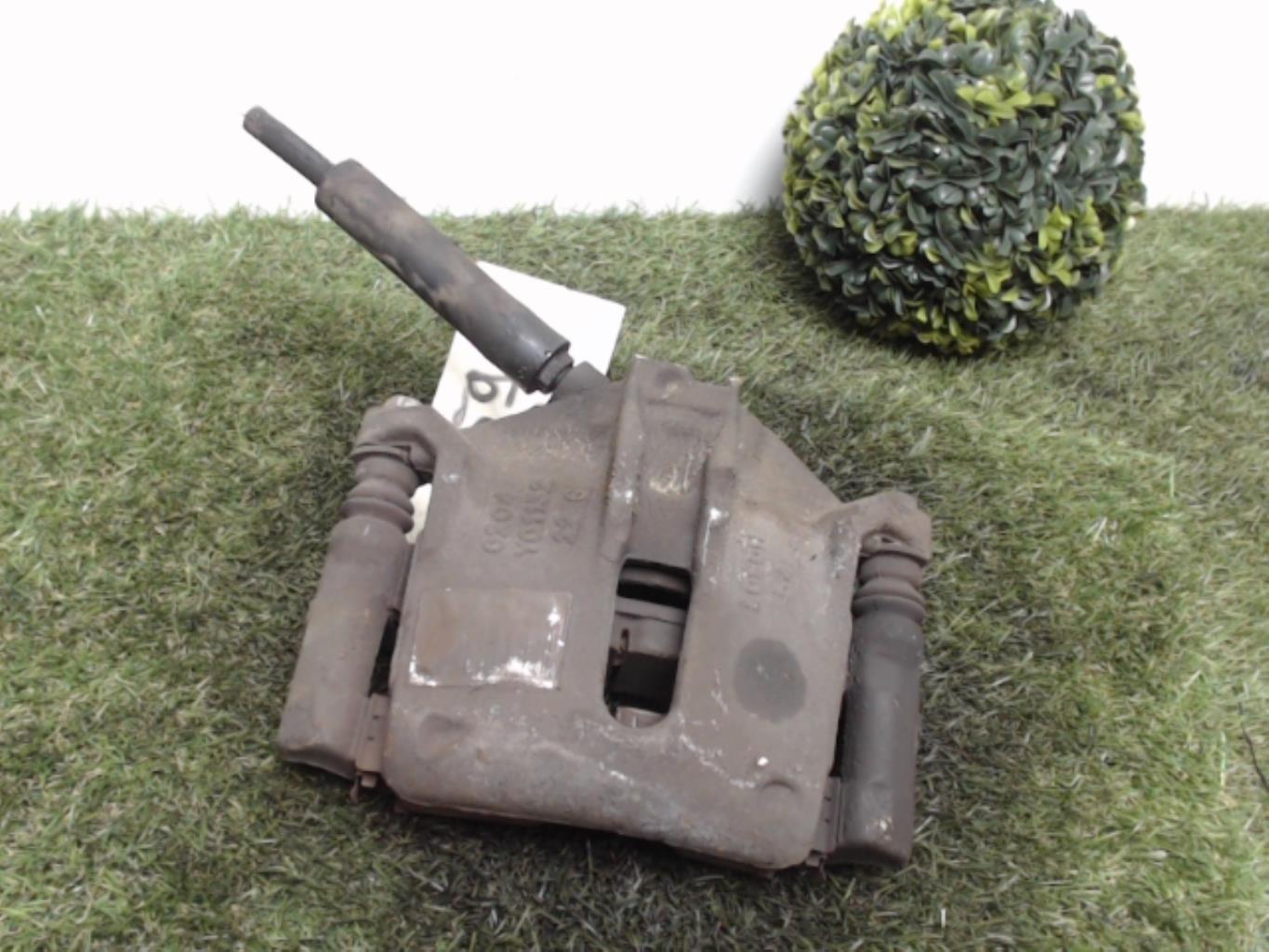 Etrier avant droit (freinage) CITROEN C4 1 PHASE 1 COUPE Diesel - 1