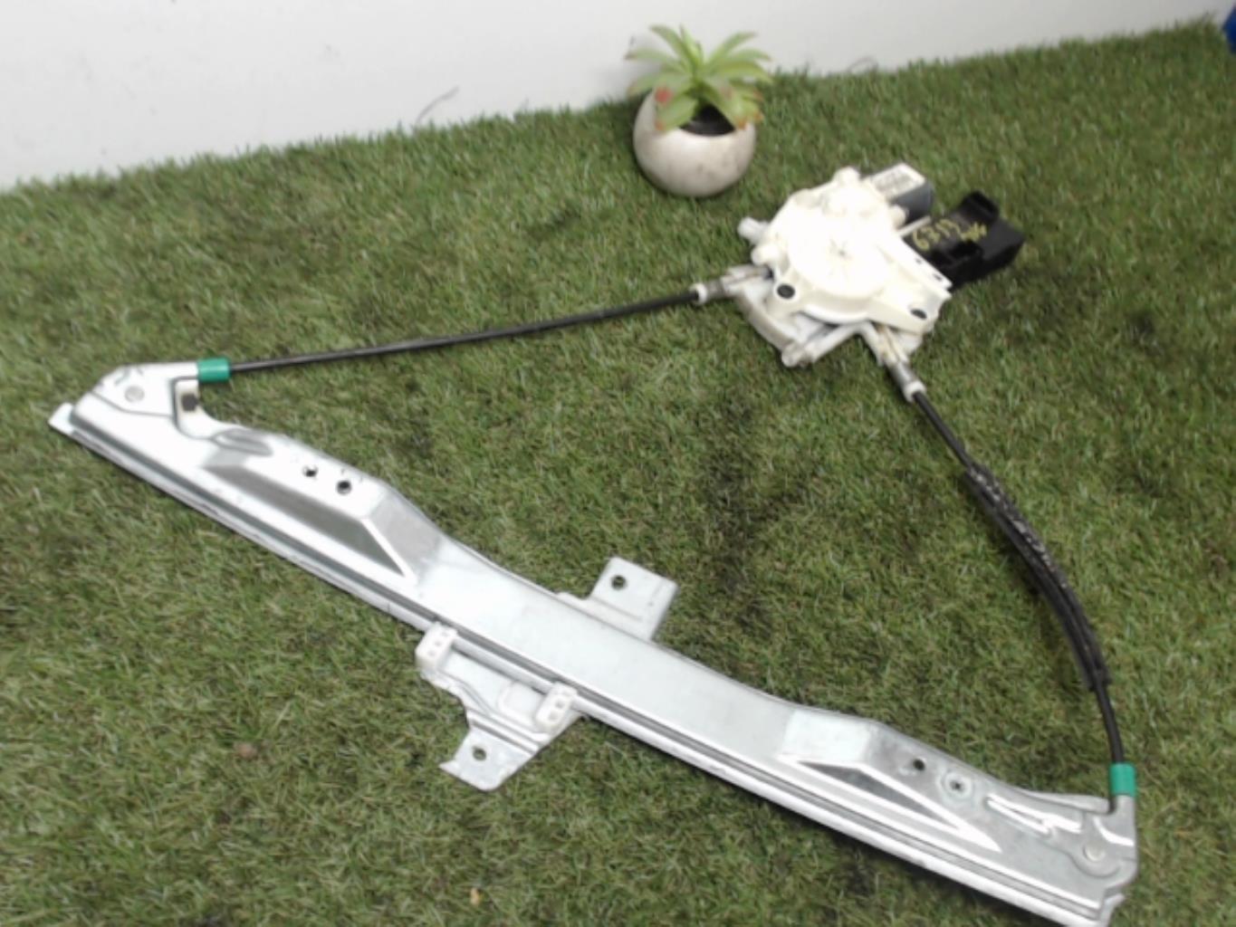 Leve vitre electrique avant gauche RENAULT KANGOO 2 PHASE 1 Essence - 1